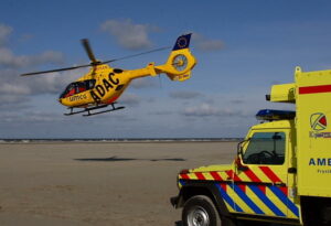 Trauma helikopter op het strand van Ameland