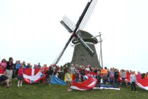 Vlaggenparade Tri-Ambla