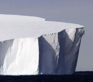 IJsberg Antarctica op drift