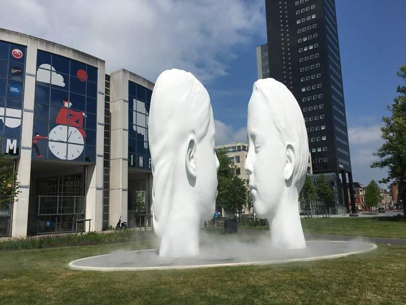 Love van Jaume Plensa - 11fountains