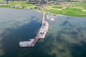 Vernieuwde veerdam in gebruik genomen