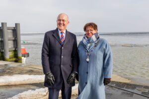 Commissaris van de Koning brengt ambtsbezoek aan gemeente Ameland