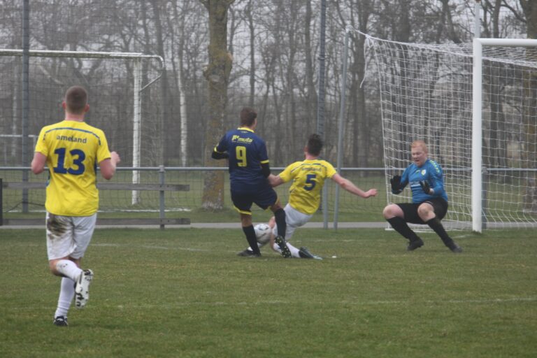 Belangrijke overwinning Geel Wit op Friesland