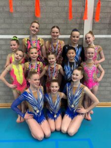 Friese titel voor Anne Rikst Dijkstra uit Nes en Eva Kienstra bij Acro kampioenschappen