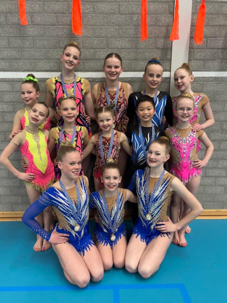 Friese titel voor Anne Rikst Dijkstra uit Nes en Eva Kienstra bij Acro kampioenschappen