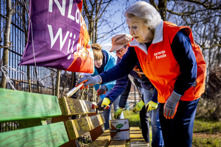 Tienduizenden vrijwilligers nemen deel aan 22ste editie NLdoet van het Oranje Fonds 