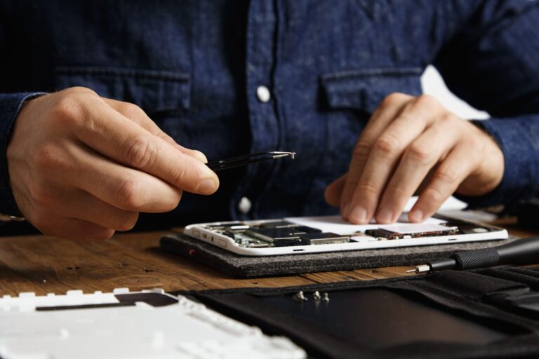 Friesland gaat langer om met spullen: repareren, ruilen en tweedehands winnen terrein