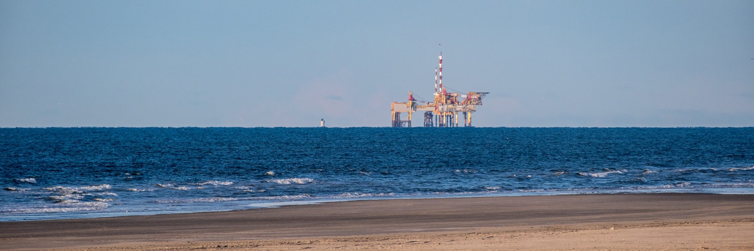 Rudi en Francisco Metz (Nes) — sfeerbeeld Nes/Noordzee, CC BY-SA 4.0 Dietmar Rabich / Wikimedia Commons